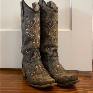 Snip-Toe Floral Boots